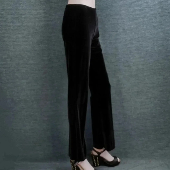 No Boundaries Black Velvet Yoga Style Pants - Picture 1 of 9